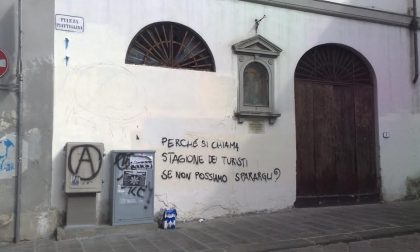 A Firenze scritta sui muri contro i turisti, la posizione di Progetto Firenze