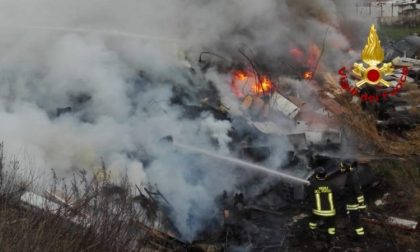 Al fuoco rifiuti nella zona del Poderaccio