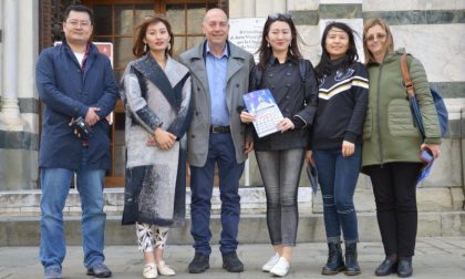Una delegazione cinese in visita nel centro storico di Pistoia