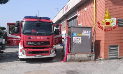 Incendio divampa in un'azienda di Prato