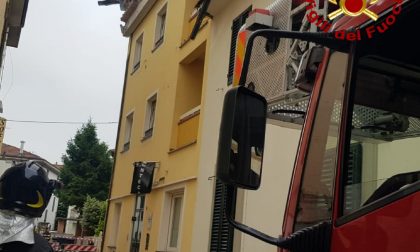 Montecatini, crolla la gronda dell'hotel, evacuati 20 turisti