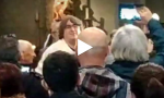 Bella Ciao in chiesa dopo la messa VIDEO