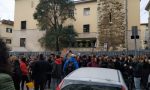 Gli studenti della scuola "Einaudi" protestano di fronte alla Provincia - VIDEO