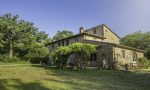 In Toscana dieci giornate in villa con Airbnb per rivivere il "Decameron"