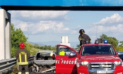 Auto a fuoco sull’A11 direzione Pistoia