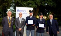 Prepararono la cena ad anziana sola: due poliziotti della Questura di Firenze premiati dal Rotary