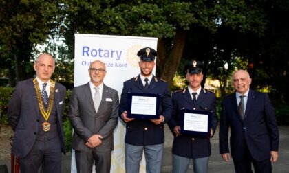 Prepararono la cena ad anziana sola: due poliziotti della Questura di Firenze premiati dal Rotary