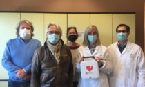 Il Cral Ausl Toscana centro dona un defibrillatore alle cure territoriali della zona fiorentina sud est