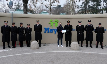 I frequentatori della Scuola Marescialli dei Carabinieri hanno fatto la loro donazione al Meyer