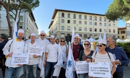 “La rivolta del pane”: a Firenze la protesta dei panificatori e pasticceri Confcommercio