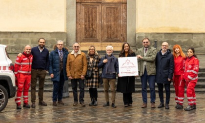 L'iniziativa della Croce Rossa Italiana di Firenze insieme ai commercianti di Santo Spirito