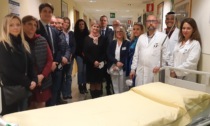 L’Oncologia Medica del San Jacopo riceve 5 letti dal Rotary Club, dal Rotaract e dalla Mgm Motori Elettrici