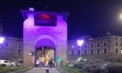 Disturbi alimentari, Porta alla Croce e Porta a Prato stasera illuminate di lilla