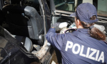 Scoperta un’auto imbottita con 55 kg di hashish: la Polizia di Stato arresta corriere della droga