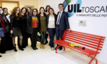 Installata la panchina rossa dedicata alla lotta contro la violenza sulle donne nella sede della Uil