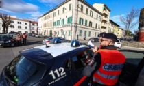 Paura in strada a Sesto Fiorentino, in sette bloccano un 14enne