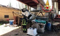 Incidente rocambolesco a Firenze, auto precipita dal Viadotto dell'Indiano - VIDEO