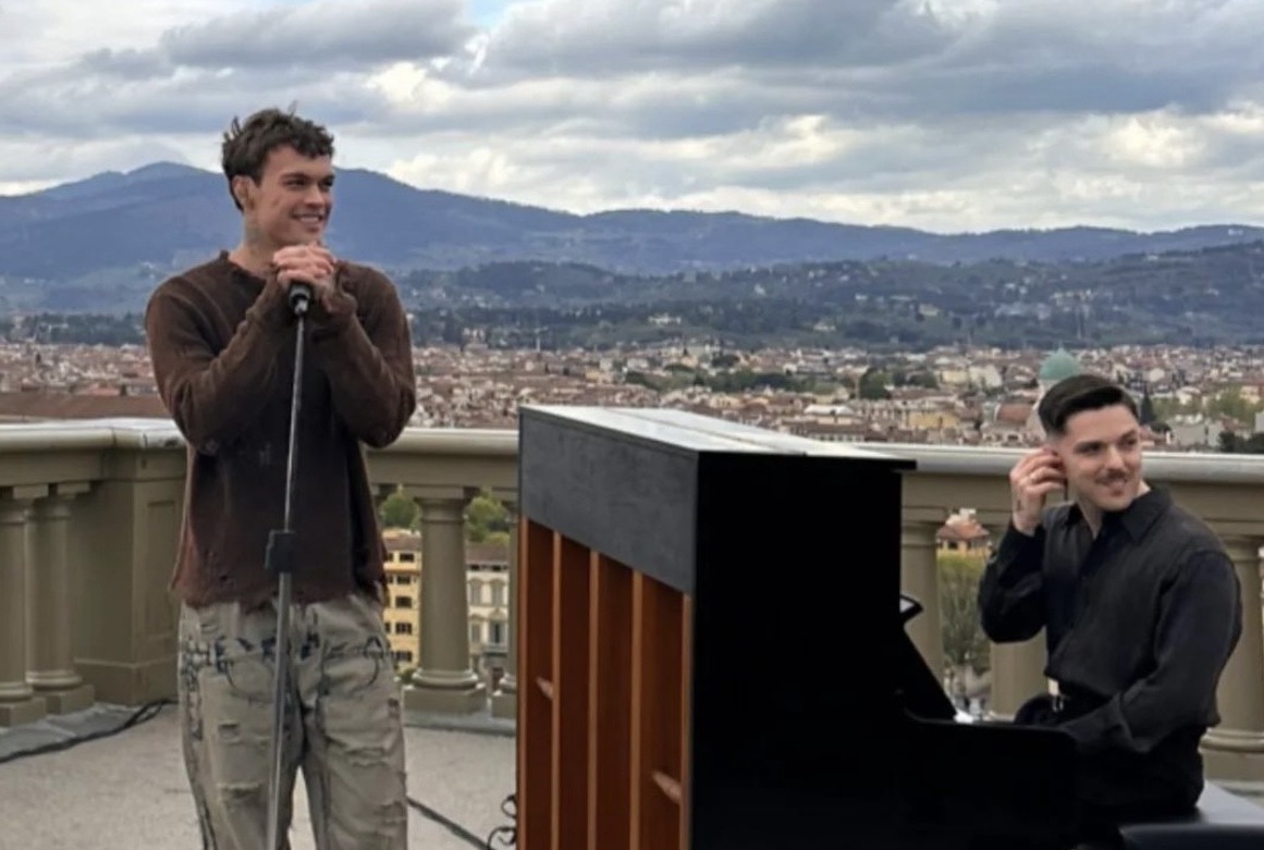 Blanco, concerto al piazzale Michelangelo fan in delirio Prima Firenze