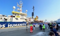 Migranti: ha attraccato a Livorno nave ong con 88 migranti