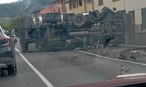 Camion di Gpl si ribalta traffico in tilt sulla sr 325: tragedia sfiorata