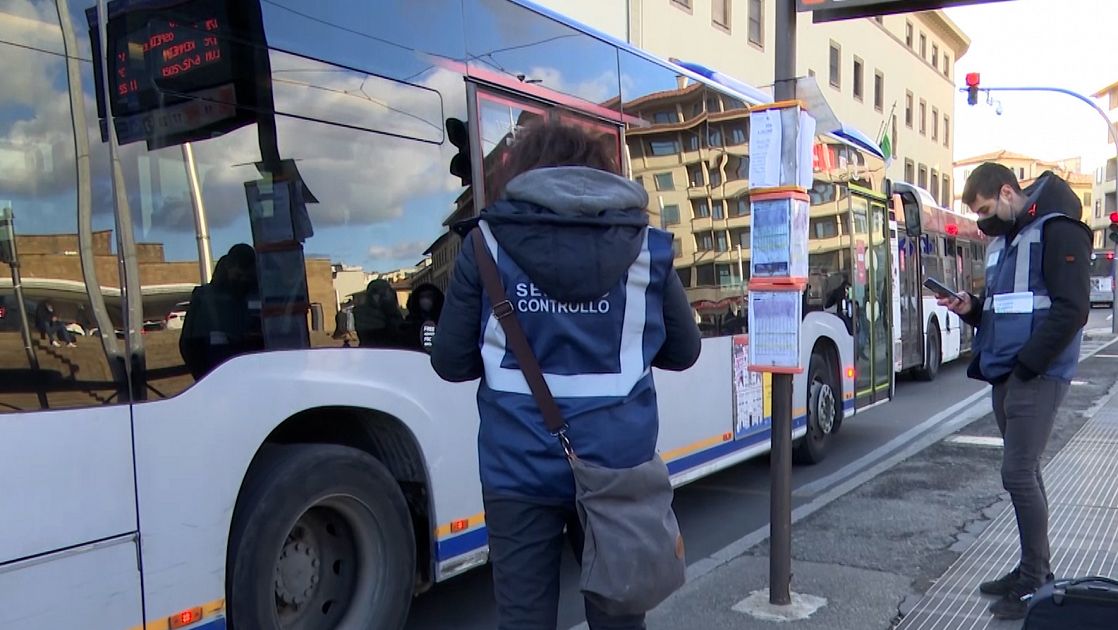 Da oggi biglietti e abbonamenti bus pi cari ecco i nuovi prezzi