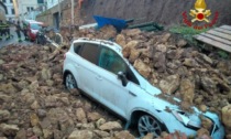 Rosignano Marittimo: crolla muro sulle auto