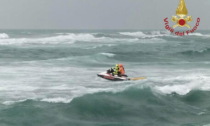 Doppia tragedia in mare: "C' erano i divieti di balneazione, è stato fatto il possibile per salvare i due uomini"