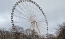 Firenze, torna la ruota panoramica in piazzale Vittorio Veneto. Sarà affiancata da una pista di pattinaggio su ghiaccio