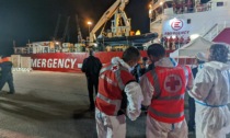Sbarcati altri 69 migranti al porto di Livorno: anche 12 minori non accompagnati
