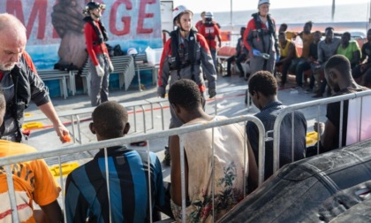 Life support soccorre 21 migranti, assegnato porto di Carrara