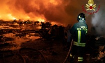 Incendio a Firenze, ARPAT: "Appiccato fuoco ad ammasso di rifiuti illeciti"
