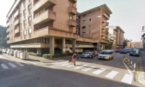 Firenze, incidente all'incrocio tra via Arnolfo e via Orcagna: donna all'ospedale in codice giallo