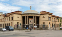 Pronto soccorso Livorno, 45enne ubriaco chiede farmaci sedativi e minaccia i sanitari: danneggiato un plexiglass