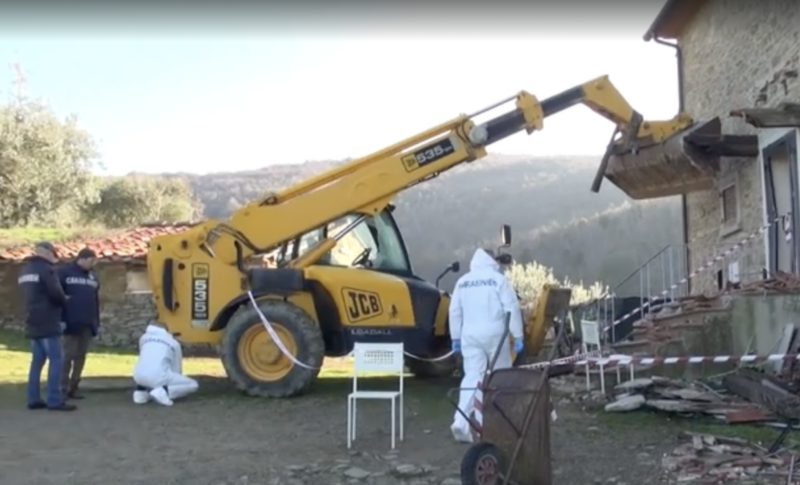 Arezzo Uccise il vicino che gli demoliva casa con la ruspa per