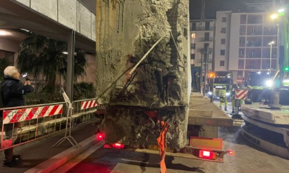 Crollo cantiere Firenze, ricerche del quinto operaio ed indagini senza sosta: rimossa la trave di cemento