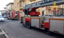Incendio in un'abitazione di Viareggio: due anziani portati in salvo