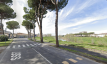 Incidente a Empoli, auto finisce fuori strada e si ribalta: due giovani in gravi condizioni