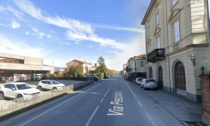 Auto si ribalta e finisce contro un muro, gravissimi due giovani nell'incidente a Lucca