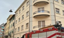 Paura a Piombino per il crollo del solaio di un palazzo: cinque famiglie evacuate