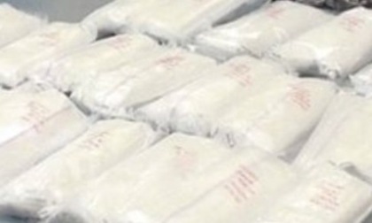 27 chili di cocaina purissima sotto il sedile, arrestato sull'autostrada
