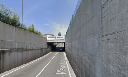 Scontro frontale fra due auto a Lucca: tre feriti, 30enne in grave condizioni