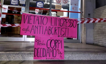 "Vietato l'ingresso agli antiabortisti", la protesta nei consultori fiorentini