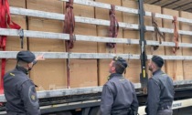 Sequestrate 10 tonnellate di tabacco: erano destinate ad una società con sede ad Arezzo