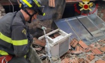 Crolla il tetto di un edificio a San Giovanni Valdarno: due famiglie evacuate