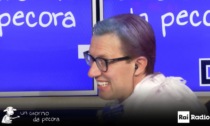 Nardella ha mantenuto la promessa: capelli tinti di blu e viola in diretta per festeggiare l'elezione