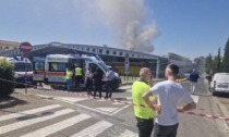 Incendio al supermercato a Sesto Fiorentino, grande paura per due lavoratori rimasti bloccati