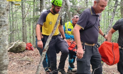 Montagna Pistoiese, ritrovato un 70enne disperso nei boschi. Soccorso anche un 14enne caduto dalla mountain bike