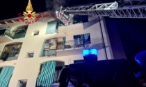 Firenze, incendio in un appartamento dell'Isolotto: condominio evacuato