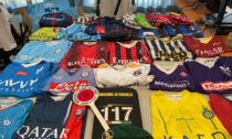 Pisa, sequestrate oltre 1300 magliette da calcio contraffatte: interventi in sette punti vendita