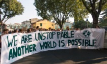 Fridays for Future scende in piazza a Firenze per lo sciopero globale del clima: "Toscana, basta immobilismo"